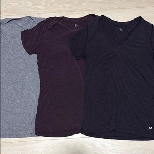 GAP V-Neck T-Shirt Bundle (3)